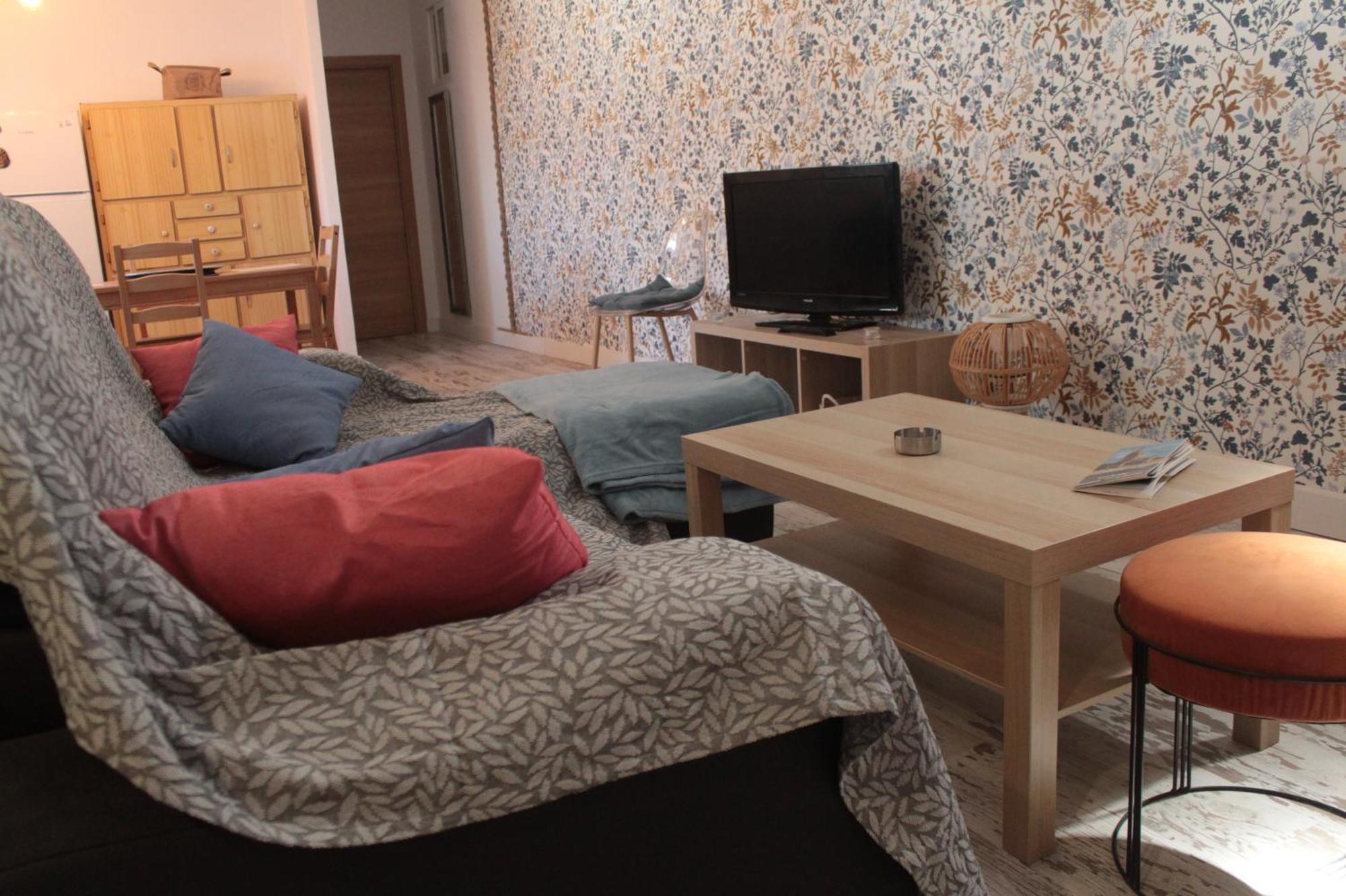 Escarlata Apartament Onís